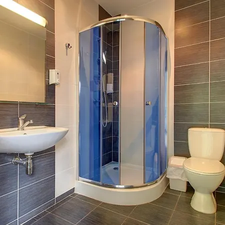Aerohotel לינה וארוחת בוקר