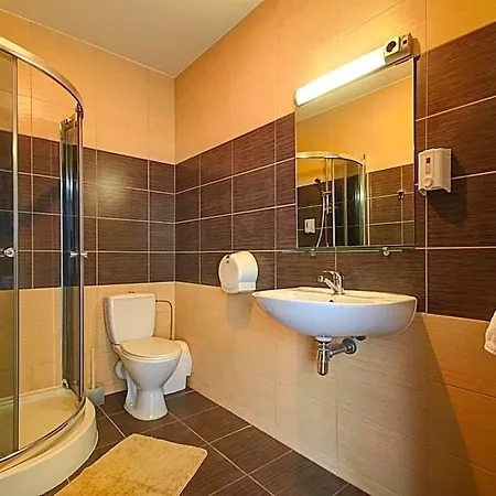 Aerohotel לינה וארוחת בוקר 3*