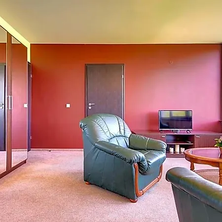 Aerohotel לינה וארוחת בוקר
