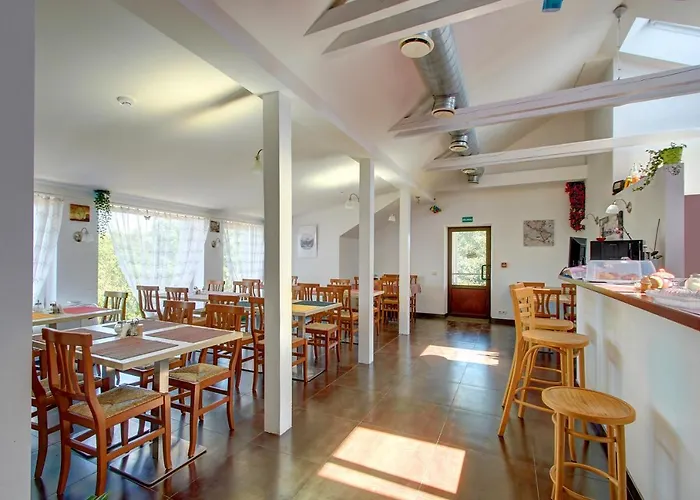 Aerohotel Bed & Breakfast 3*