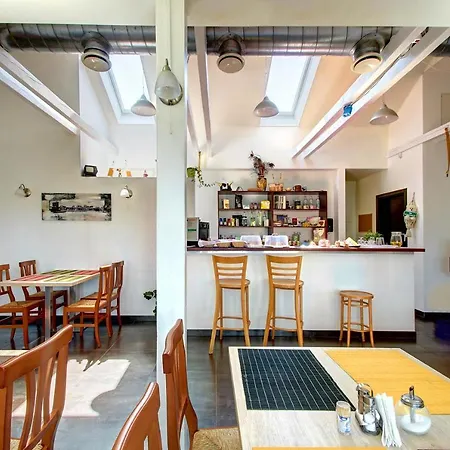 Aerohotel Couette-café